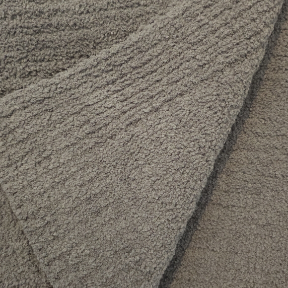 Luxurious Cream Throw Blanket - Picture 10 of 10